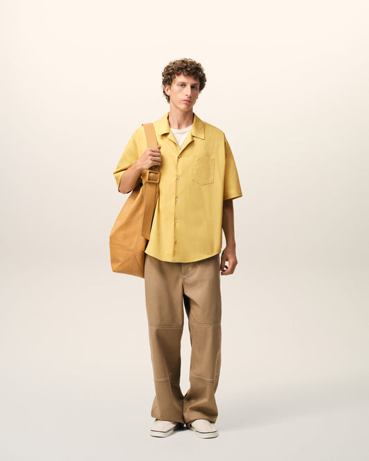 Chemise Boxy jaune Manches Courtes Col Requin en Coton